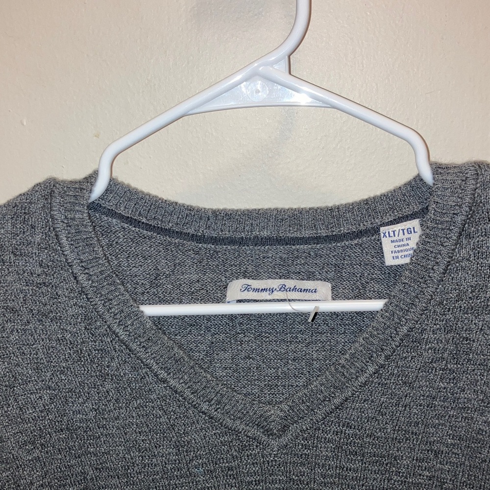 Tommy Bahama Dark Gray V-Neck Sweater XL - Picture 2 of 2